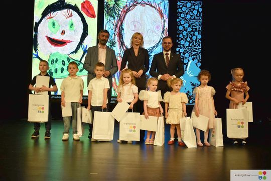 Krasnystaw. 20 lat konkursu „Moja Mama”. Jubileuszowa gala pełna dziecięcej wyobraźni [GALERIA ZDJĘĆ] 