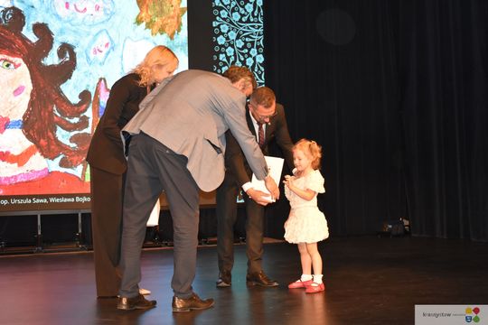 Krasnystaw. 20 lat konkursu „Moja Mama”. Jubileuszowa gala pełna dziecięcej wyobraźni [GALERIA ZDJĘĆ] 