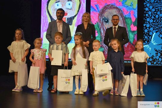 Krasnystaw. 20 lat konkursu „Moja Mama”. Jubileuszowa gala pełna dziecięcej wyobraźni [GALERIA ZDJĘĆ] 