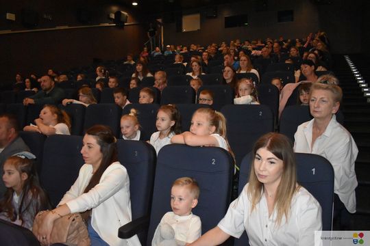 Krasnystaw. 20 lat konkursu „Moja Mama”. Jubileuszowa gala pełna dziecięcej wyobraźni [GALERIA ZDJĘĆ] 