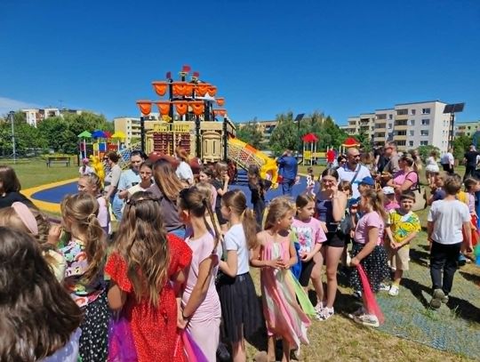 Nowy plac zabaw przy Szkole Podstawowej nr 7 w Chełmie oficjalnie otwarty! [GALERIA ZDJĘĆ]