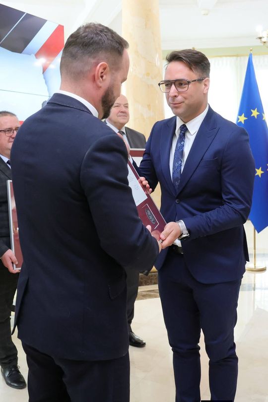 Samorządowcy z powiatu krasnostawskiego wyróżnieni [GALERIA ZDJĘĆ]