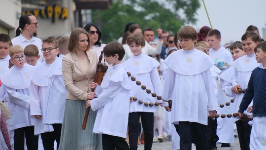 Boże Ciało w Chełmie. Ulicami miasta przeszła uroczysta procesja [GALERIA ZDJĘĆ]
