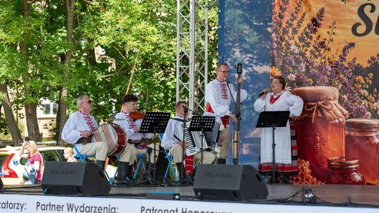 XXVIII Nadbużańskie Święto Pszczoły w Okszowie. Tłumy bawiły się na najsłodszej imprezie w regionie [GALERIA ZDJĘĆ]