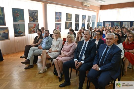 Pow. krasnostawski. Młodzi historycy ocalają pamięć regionu. 134 uczniów w jubileuszowej edycji konkursu „Ocalmy naszą przeszłość” [GALERIA ZDJĘĆ]