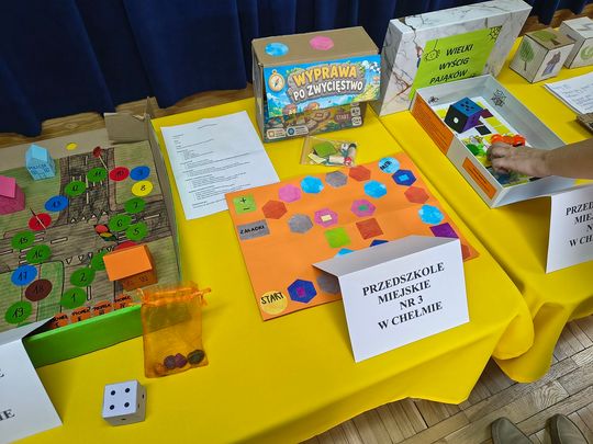 Chełm. Mali twórcy wielkich pomysłów. Międzyprzedszkolny konkurs gier planszowych w przedszkolu nr 15 [GALERIA ZDJĘĆ]
