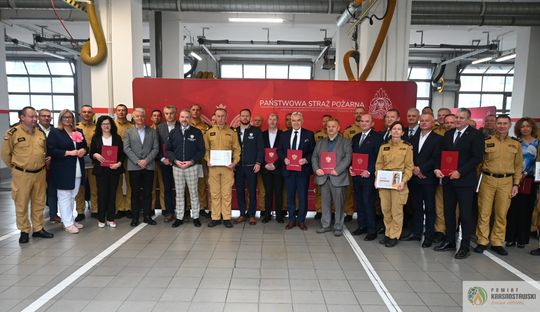Pow. krasnostawski. Ponad pół miliona złotych dla strażaków. Środki mają wzmocnić bezpieczeństwo mieszkańców [GALERIA ZDJĘĆ] 