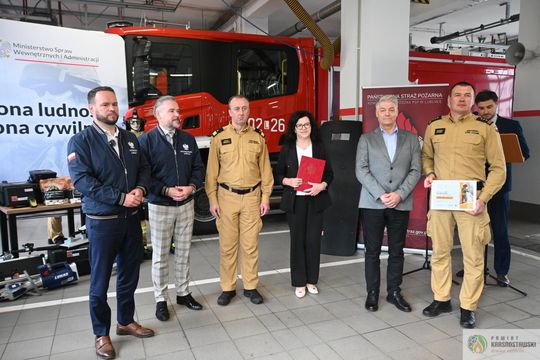 Pow. krasnostawski. Ponad pół miliona złotych dla strażaków. Środki mają wzmocnić bezpieczeństwo mieszkańców [GALERIA ZDJĘĆ] 