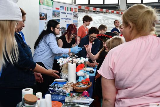 Hiszpańska fiesta w krasnostawskiej „Piątce” [GALERIA ZDJĘĆ] 
