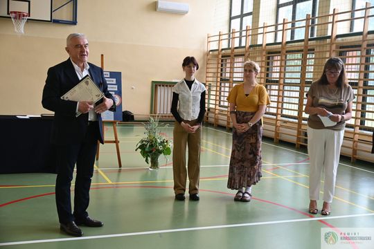 Pow. krasnostawski. Plener malarski w „Jagielle”. Młodzi artyści zaprezentowali swoje prace [GALERIA ZDJĘĆ] 