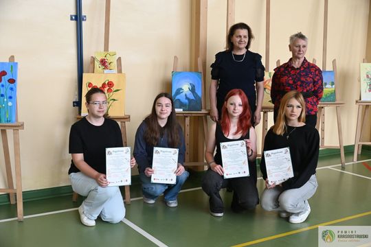 Pow. krasnostawski. Plener malarski w „Jagielle”. Młodzi artyści zaprezentowali swoje prace [GALERIA ZDJĘĆ] 