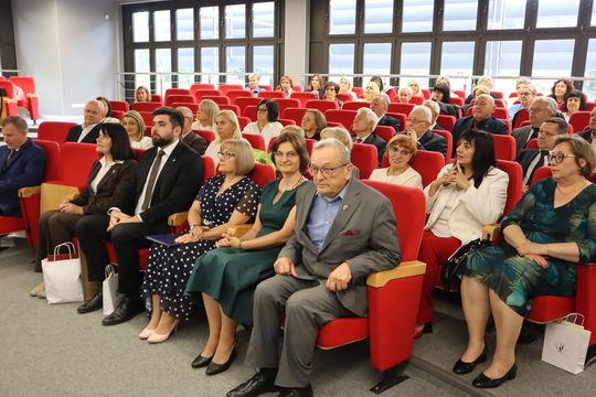 Szkoła, która połączyła pokolenia. Chełmska "Jedynka" obchodzi 110-lecie [GALERIA ZDJĘĆ] 