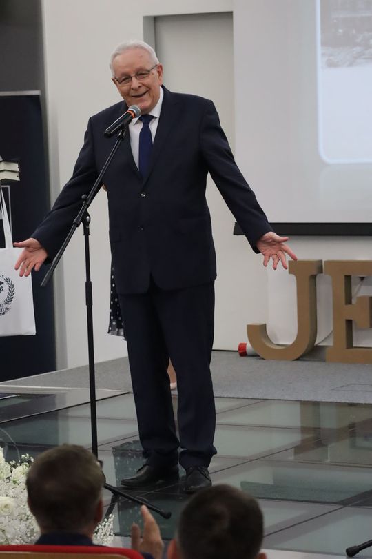 Szkoła, która połączyła pokolenia. Chełmska "Jedynka" obchodzi 110-lecie [GALERIA ZDJĘĆ] 