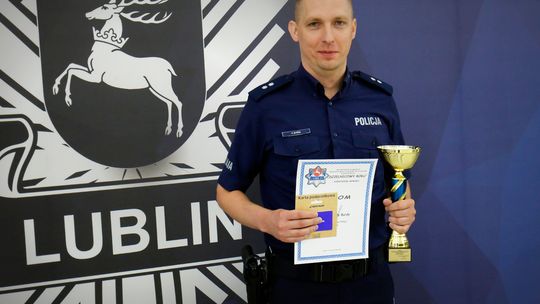Chełmski policjant na podium. Sukces w prestiżowym konkursie „Dzielnicowy Roku” [ZDJĘCIA]