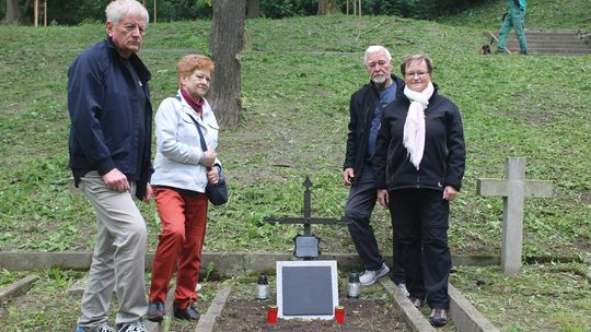 Chełm. Uronił łzę na grobie dziadka. Niezwykła podróż Martina Kordacza śladami przodka [ZDJĘCIA]
