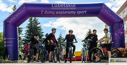 Pow. krasnostawski. Rowerzyści, regionalne smaki i rodzinna zabawa [GALERIA ZDJĘĆ]