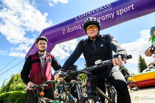 Pow. krasnostawski. Rowerzyści, regionalne smaki i rodzinna zabawa [GALERIA ZDJĘĆ]