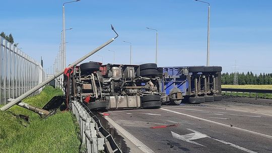 Z OSTATNIEJ CHWILI. Wypadek na krajowej dwójce [ZDJĘCIA]