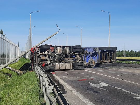 Z OSTATNIEJ CHWILI. Wypadek na krajowej dwójce [ZDJĘCIA]