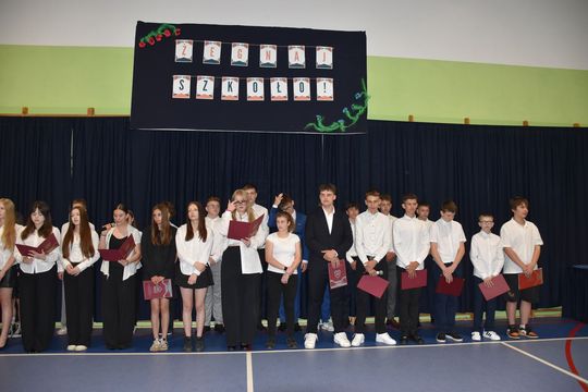 Gm. Fajsławice. Ich ciężka praca została doceniona. 41 uczniów ze stypendiami wójta [GALERIA ZDJĘĆ] 