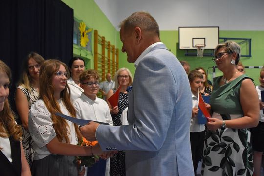 Gm. Fajsławice. Ich ciężka praca została doceniona. 41 uczniów ze stypendiami wójta [GALERIA ZDJĘĆ] 