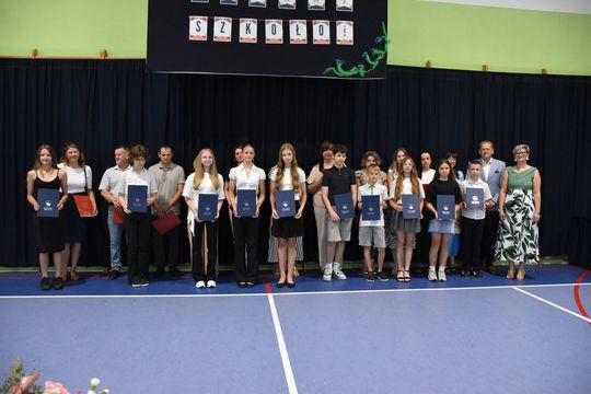 Gm. Fajsławice. Ich ciężka praca została doceniona. 41 uczniów ze stypendiami wójta [GALERIA ZDJĘĆ] 