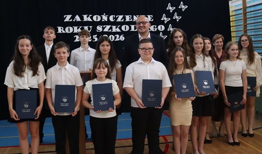 Gm. Fajsławice. Ich ciężka praca została doceniona. 41 uczniów ze stypendiami wójta [GALERIA ZDJĘĆ] 
