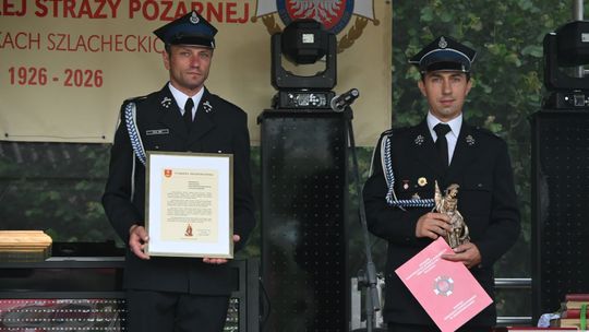 Gm. Gorzków. 100 lat służby i tradycji. Jubileusz OSP Piaski Szlacheckie zgromadził strażaków i mieszkańców [GALERIA ZDJĘĆ]