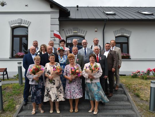 Złote Gody w gminie Żółkiewka. Medale i podziękowania dla par z 50-letnim stażem [GALERIA ZDJĘĆ]