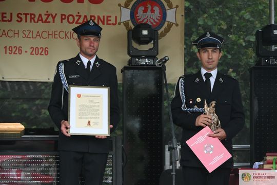 Gm. Gorzków. 100 lat służby i tradycji. Jubileusz OSP Piaski Szlacheckie zgromadził strażaków i mieszkańców [GALERIA ZDJĘĆ]