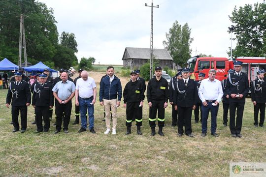 Gm. Gorzków. 100 lat służby i tradycji. Jubileusz OSP Piaski Szlacheckie zgromadził strażaków i mieszkańców [GALERIA ZDJĘĆ]