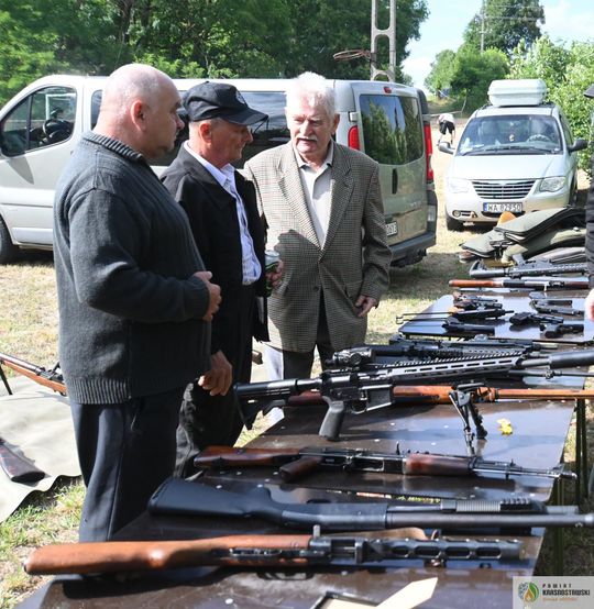 Gm. Gorzków. 100 lat służby i tradycji. Jubileusz OSP Piaski Szlacheckie zgromadził strażaków i mieszkańców [GALERIA ZDJĘĆ]