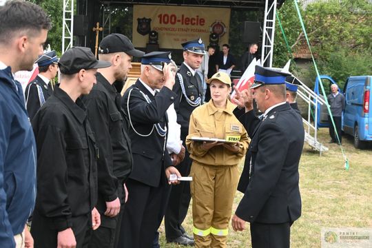 Gm. Gorzków. 100 lat służby i tradycji. Jubileusz OSP Piaski Szlacheckie zgromadził strażaków i mieszkańców [GALERIA ZDJĘĆ]