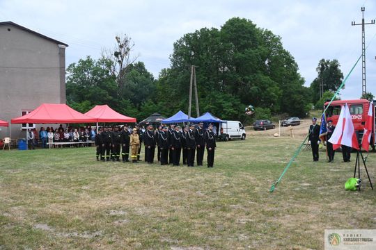 Gm. Gorzków. 100 lat służby i tradycji. Jubileusz OSP Piaski Szlacheckie zgromadził strażaków i mieszkańców [GALERIA ZDJĘĆ]