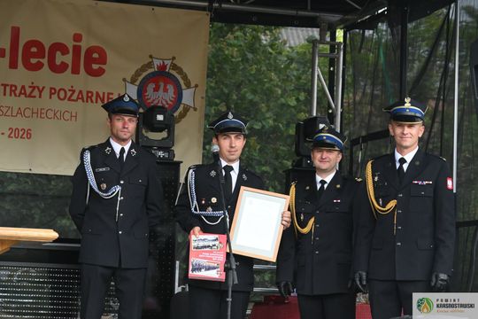 Gm. Gorzków. 100 lat służby i tradycji. Jubileusz OSP Piaski Szlacheckie zgromadził strażaków i mieszkańców [GALERIA ZDJĘĆ]