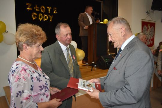 Złote Gody w gminie Żółkiewka. Medale i podziękowania dla par z 50-letnim stażem [GALERIA ZDJĘĆ] 