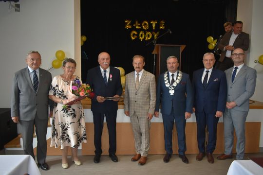Złote Gody w gminie Żółkiewka. Medale i podziękowania dla par z 50-letnim stażem [GALERIA ZDJĘĆ] 