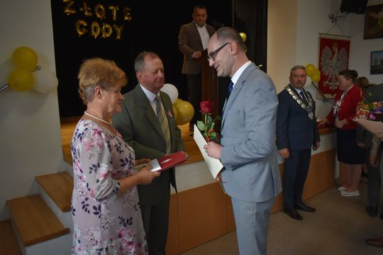Złote Gody w gminie Żółkiewka. Medale i podziękowania dla par z 50-letnim stażem [GALERIA ZDJĘĆ] 