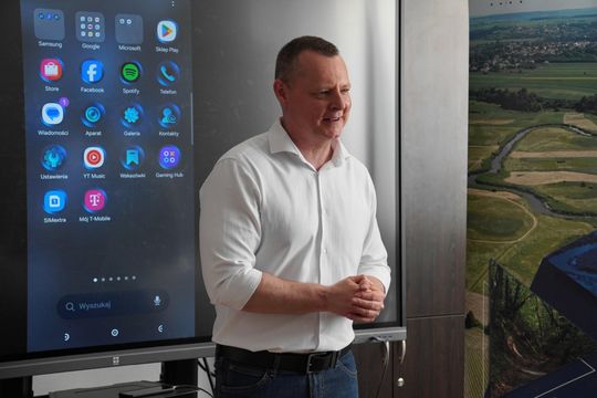 Gm. Kraśniczyn. Razem przy stole i przed kamerą. Seniorzy i młodzież uczyli się od siebie [GALERIA ZDJĘĆ]