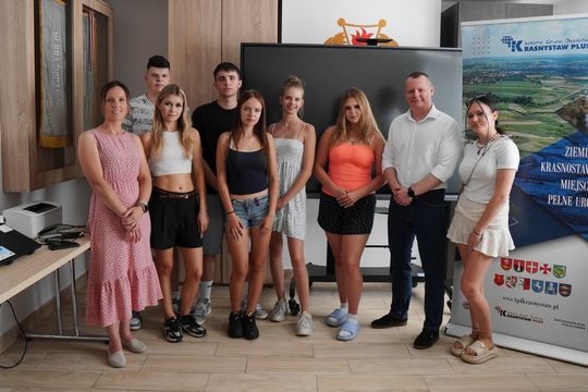 Gm. Kraśniczyn. Razem przy stole i przed kamerą. Seniorzy i młodzież uczyli się od siebie [GALERIA ZDJĘĆ]
