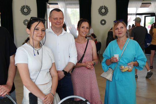 Gm. Kraśniczyn. Razem przy stole i przed kamerą. Seniorzy i młodzież uczyli się od siebie [GALERIA ZDJĘĆ]