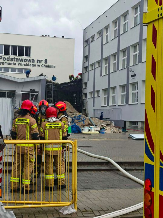Pożar w Szkole Podstawowej nr 8 w Chełmie. Konieczna była ewakuacja [ZDJĘCIA]