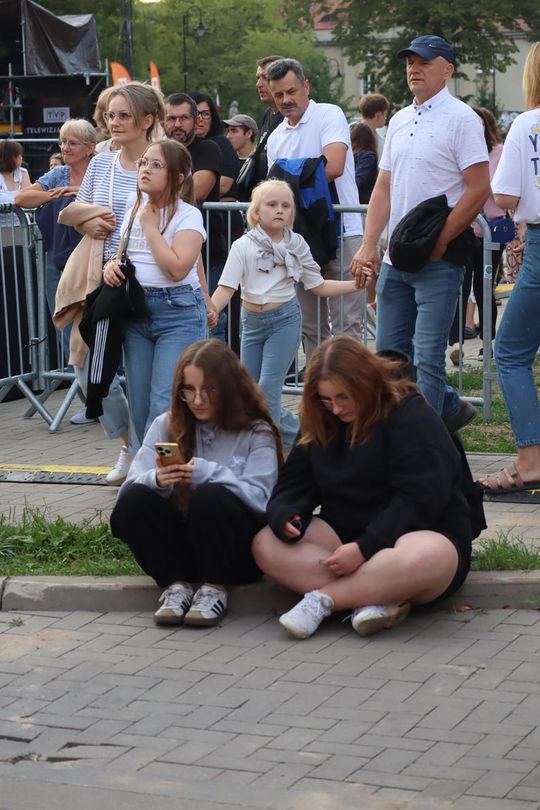 Chełm bawił się do późnego wieczora! „Lato z Radiem i Telewizją Polską” przyciągnęło tłumy [GALERIA ZDJĘĆ] 