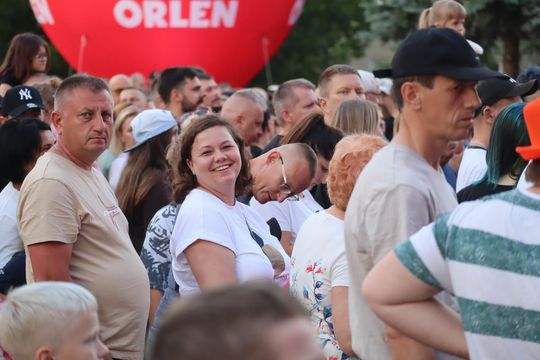Chełm bawił się do późnego wieczora! „Lato z Radiem i Telewizją Polską” przyciągnęło tłumy [GALERIA ZDJĘĆ] 
