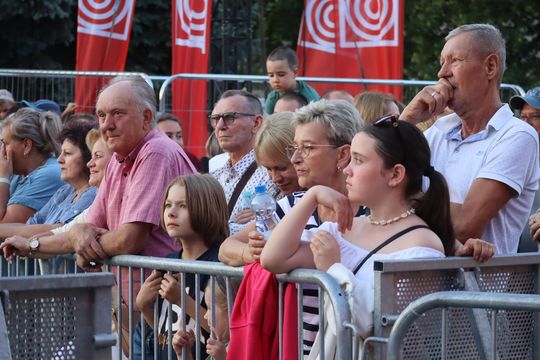 Chełm bawił się do późnego wieczora! „Lato z Radiem i Telewizją Polską” przyciągnęło tłumy [GALERIA ZDJĘĆ] 