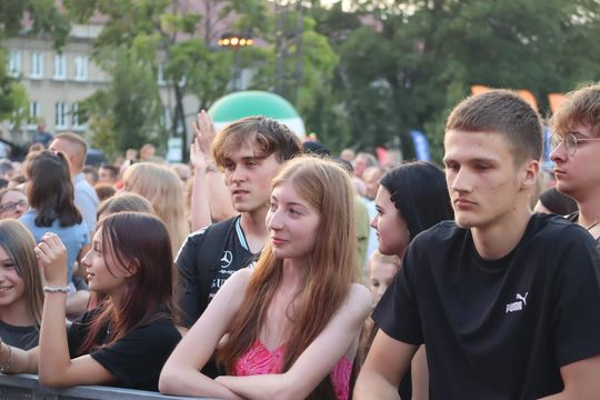 Chełm bawił się do późnego wieczora! „Lato z Radiem i Telewizją Polską” przyciągnęło tłumy [GALERIA ZDJĘĆ] 