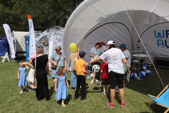 Chełm. Piknik Edukacyjny w ramach „Lato z Radiem i Telewizją Polską” w parku miejskim [GALERIA ZDJĘĆ] 