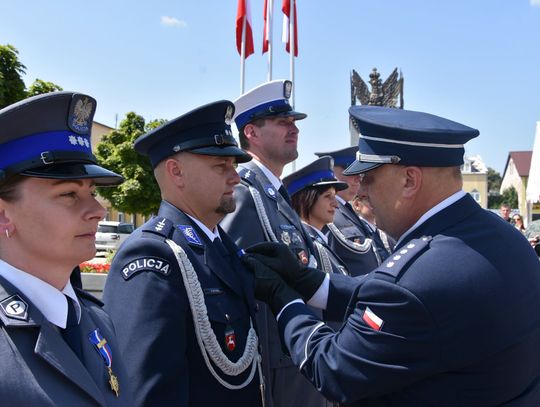 Święto Policji we Włodawie. Awanse dla 26 funkcjonariuszy i medale dla 13 mundurowych [GALERIA ZDJĘĆ]