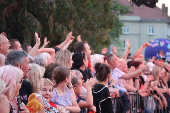 Chełm bawił się do późnego wieczora! „Lato z Radiem i Telewizją Polską” przyciągnęło tłumy [GALERIA ZDJĘĆ] 