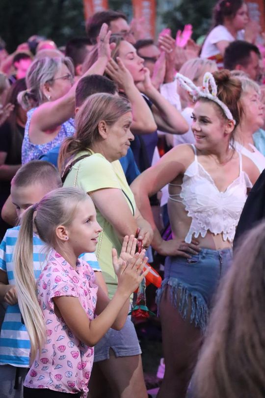 Chełm bawił się do późnego wieczora! „Lato z Radiem i Telewizją Polską” przyciągnęło tłumy [GALERIA ZDJĘĆ] 